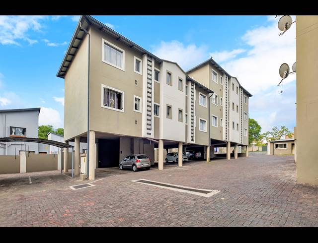2 BEDROOM APARTMENT FOR SALE IN FERNDALE